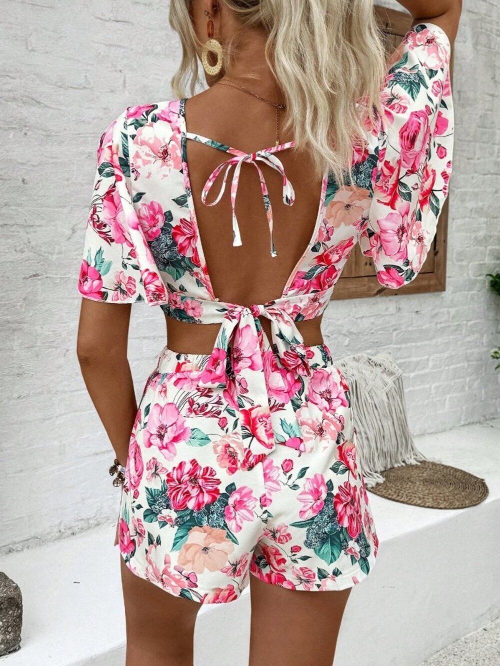 Women's Backless Crop Top With Bell Sleeves & Elastic Waist Floral Shorts Set